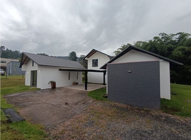 Casa en arriendo en Rionegro