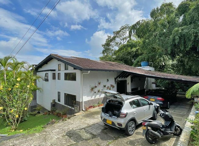 Casa en arriendo en Envigado