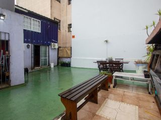PH 9 ambientes entrada indep. 3 baños y terraza!