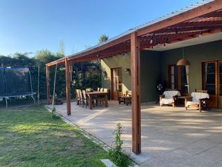 Foto 6 de Casa en alquiler de 4 dormitorios c/ cochera en El Recodo