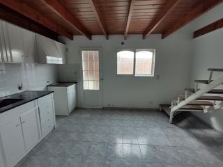 Casa en venta - 2 dormitorios 1 baño 1 cochera - 70mts2 - La Plata