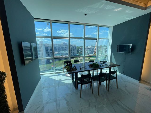 OFICINA VENTA EN SKYGLASS III CON RENTA, COCHERA