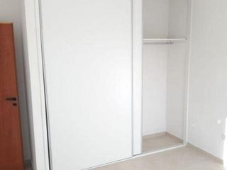 Dúplex en venta - 2 dormitorios 2 baños - cochera - 130mts2 - Manuel B. Gonnet, La Plata