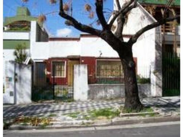 LOTE/ TERRENO/ CASA DEMOLER EN VENTA. LAFERRERE GREGORIO 2446. FLORES.