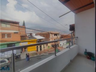 Casa piso 2 en Alfonso Lopez, Medellín(MLS#246597)