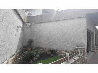 Foto 22 de Casa 4 amb con patio, terraza, local - Loma Hermosa CENTRO - MUY BUENA
