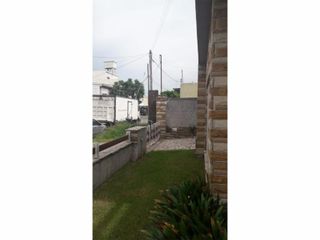 Foto 8 de Casa 4 amb con patio, terraza, local - Loma Hermosa CENTRO - MUY BUENA