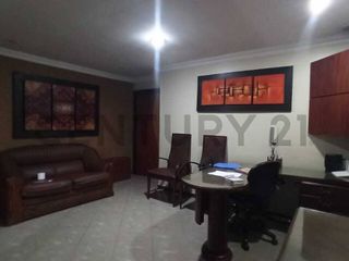 Se vende oficina amoblada en Edificio Induauto, Centro de Guayaquil IriR