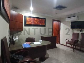 Se vende oficina amoblada en Edificio Induauto, Centro de Guayaquil IriR