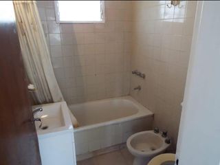 Casa en venta 2 dormitorios calle 6 entre 507 y 508 - Gonnet