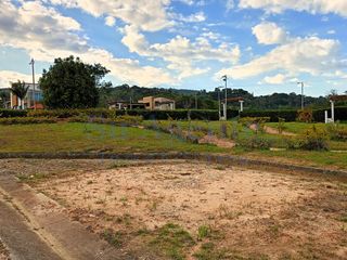 Tu Refugio En La Montaña: Lote En Condominio-piscina Y Salón Social