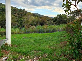 Tu Refugio En La Montaña: Lote En Condominio-piscina Y Salón Social