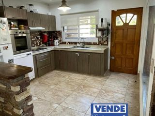 Foto 7 de Venta Casa de 3 dormitorios  con  parrilla y pileta