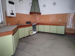 Edificio sin Expensas En Block LOCAL y Depósito Alquiler 1800 m²  2 ingresos DIVISIBLE