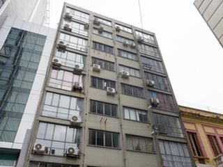 Alquiler de oficina de 30 m2 en Tacuarí al 200