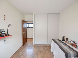 Casa duplex de 2 dormitorios a la venta La Plata