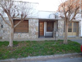 Casa en venta en Gonnet - Dacal Bienes Raíces