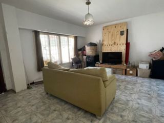 Casa con Departamento en venta en Ciudadela