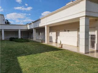 VENTA DE VIVIENDA EN CERRO DE LAS ROSAS - VIV0275