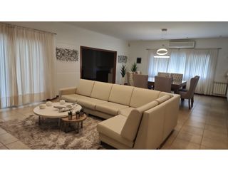 VENTA DE VIVIENDA EN CERRO DE LAS ROSAS - VIV0275