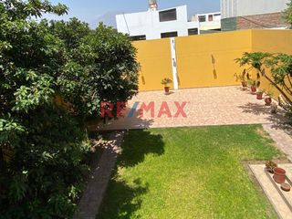 Foto 4 de 🌟 ¡Una joya arquitectónica en El Golf! 🌟

Te presentamos esta impresionante residencia de lujo ubicada en la exclusiva urbanización El Golf – Víctor