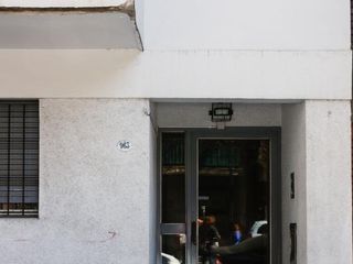 Foto 2 de Departamento en Venta de 2 ambientes por escalera Todo luz - Boedo