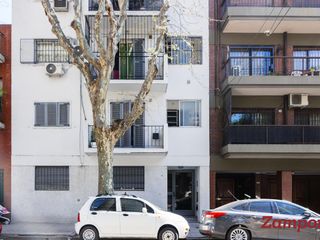 Foto 1 de Departamento en Venta de 2 ambientes por escalera Todo luz - Boedo