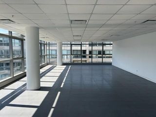 Venta oficina en duplex de 340m2 en Madero Center con 4 cocheras