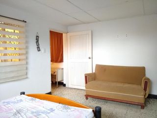 Foto 8 de casa-local en arriendo en ciudad jardín. Cod A100755