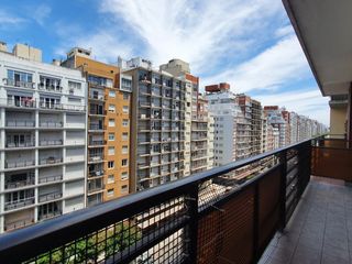Foto 3 de Alquiler temporario . Departamento tres ambientes . Balcon a la calle