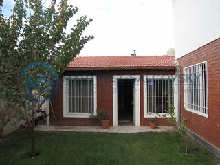 Amplia Casa de 3 dormitorios, quincho y garage en Puerto Madryn, Chubut