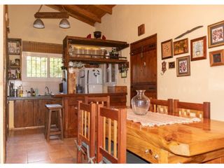 VENTA DE CAMPO CON DOS VIVIENDAS - VIV0213