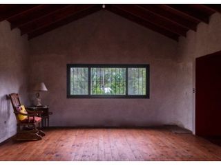 VENTA DE CAMPO CON DOS VIVIENDAS - VIV0213