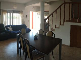 Departamento de 4 ambientes con cochera en Condominio Privado - Paso Del Rey - Moreno
