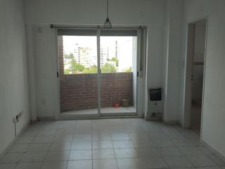 Departamento en venta - 2 Dormitorios 1 Baño - Cochera - 70Mts2 - La Plata