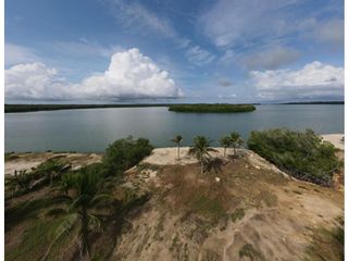 MEGALOTES EN BARU- MARINA DE BARU