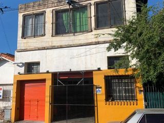 Casa con Departamento en venta en Quilmes Oeste Centro