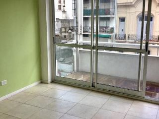 VENTA 2 ambientes al frente con balcón - Monserrat