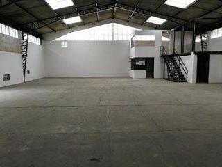 ARRIENDO BODEGA INDUSTRIAL ALTO IMPACTO, NORTE DE QUITO, SECTOR LA CRISTIANIA