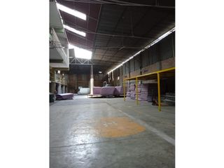 Se vende local industrial en Los Olivos A.T. 1,743.60 m2