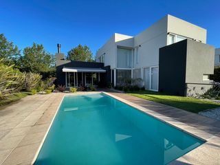 Foto 1 de CASA EN ALQUILER TEMPORADA EN RUMENCO