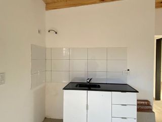 Casa en venta - 2 Dormitorios 1 Baño - 234Mts2 - Villa Elisa, La Plata