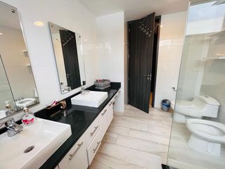 Gonzalez Suarez, Penthouse en renta, 200 m2, 4 habitaciones, 4 baños, 2 parqueaderos