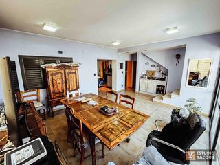 Casa en venta - 4 Dormitorios 2 Baños - 360mts2 - Manuel B. Gonnet, La Plata