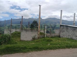 En Venta terreno 1350 m2 c/locales/ galpòn bodega sector La Joya sur de Quito