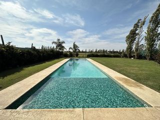 Casa en La Rinconada en venta - 3 dormitorios - Vista al polo - permuta