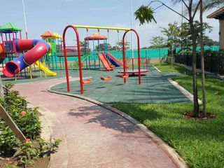 Foto 26 de Venta de Casa en Urb. Casa Laguna, Aurora, Cerca del C.C Riocentro El Dorado