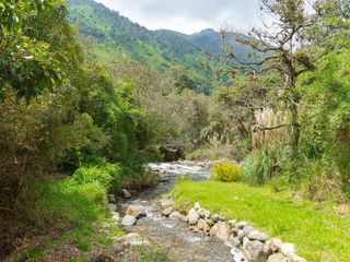 Foto 4 de Cuenca, 2 propiedades fabulosas en condominio privado cerca de Parque Nacional Cajas.