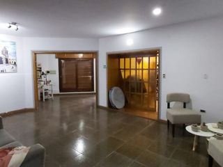 Foto 10 de Amplia Casa en VENTA, Barrio Suarez