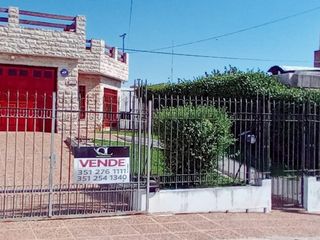 Foto 3 de Amplia Casa en VENTA, Barrio Suarez